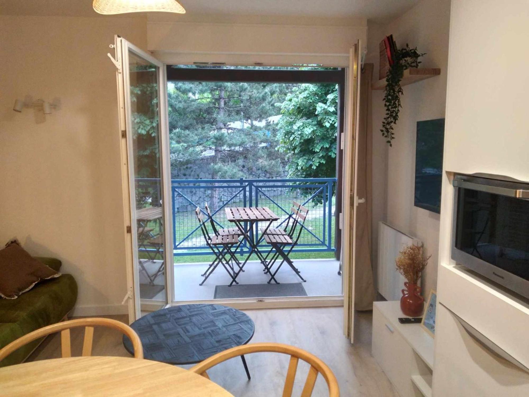 Duplex Lumineux - 40M2 - 2 Chambres - Balcon Terrasse - Parking - Entierement Renove En Mai 2024 科特雷 外观 照片